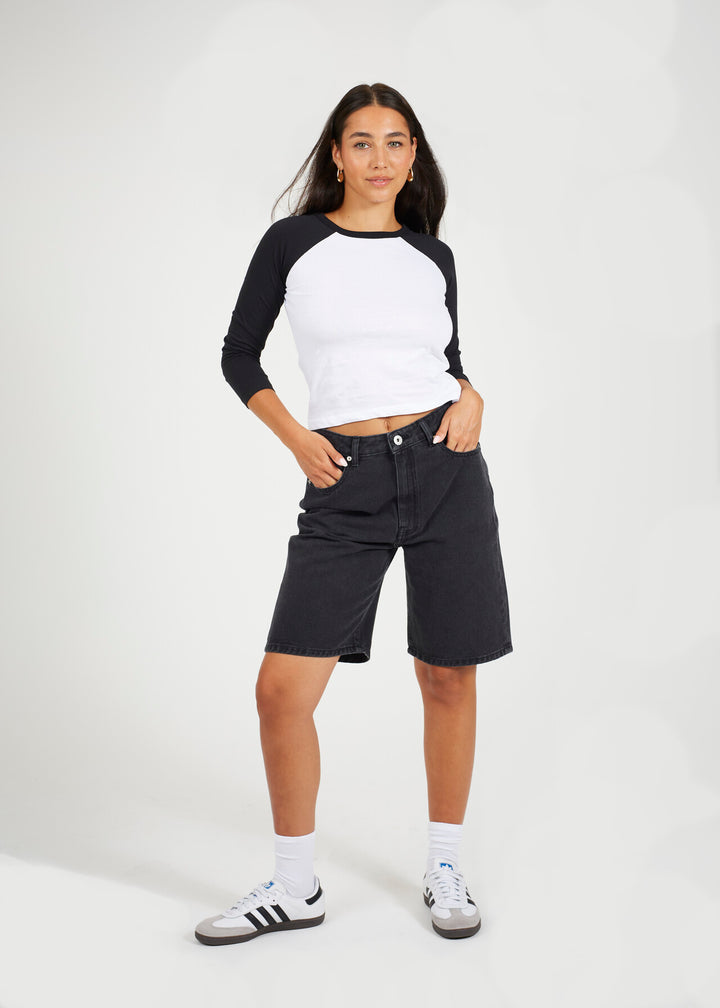 CONTRAST COLOUR RAGLAN SLEEVE T-SHIRT