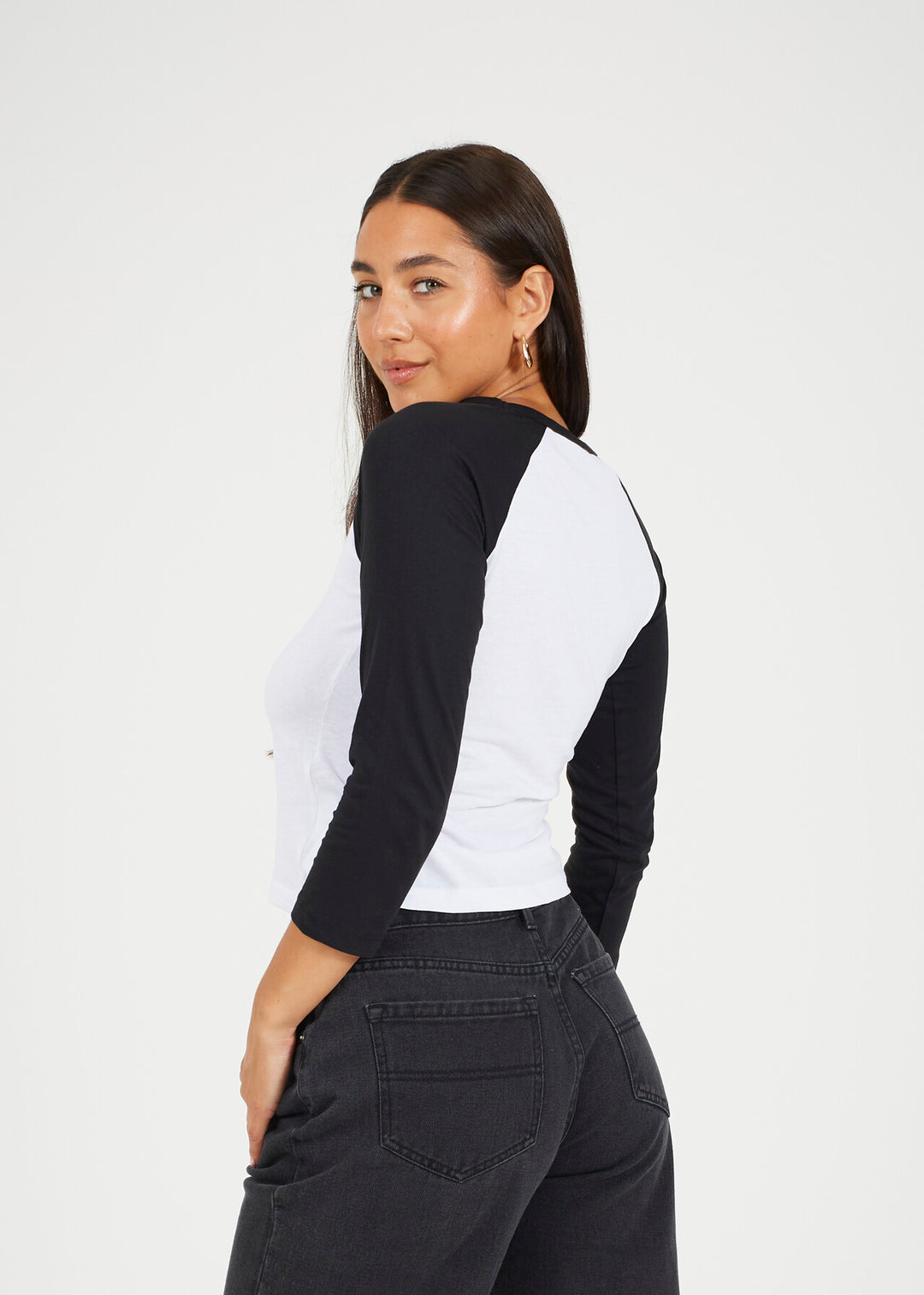 CONTRAST COLOUR RAGLAN SLEEVE T-SHIRT