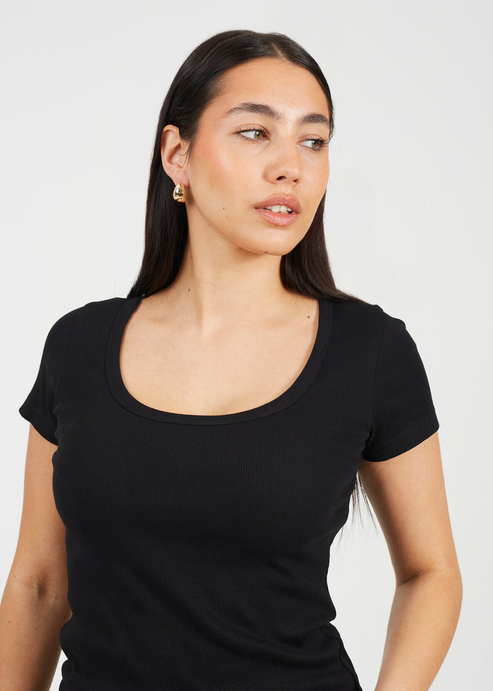 SHORT SLEEVE SCOOP NECK, BLACK