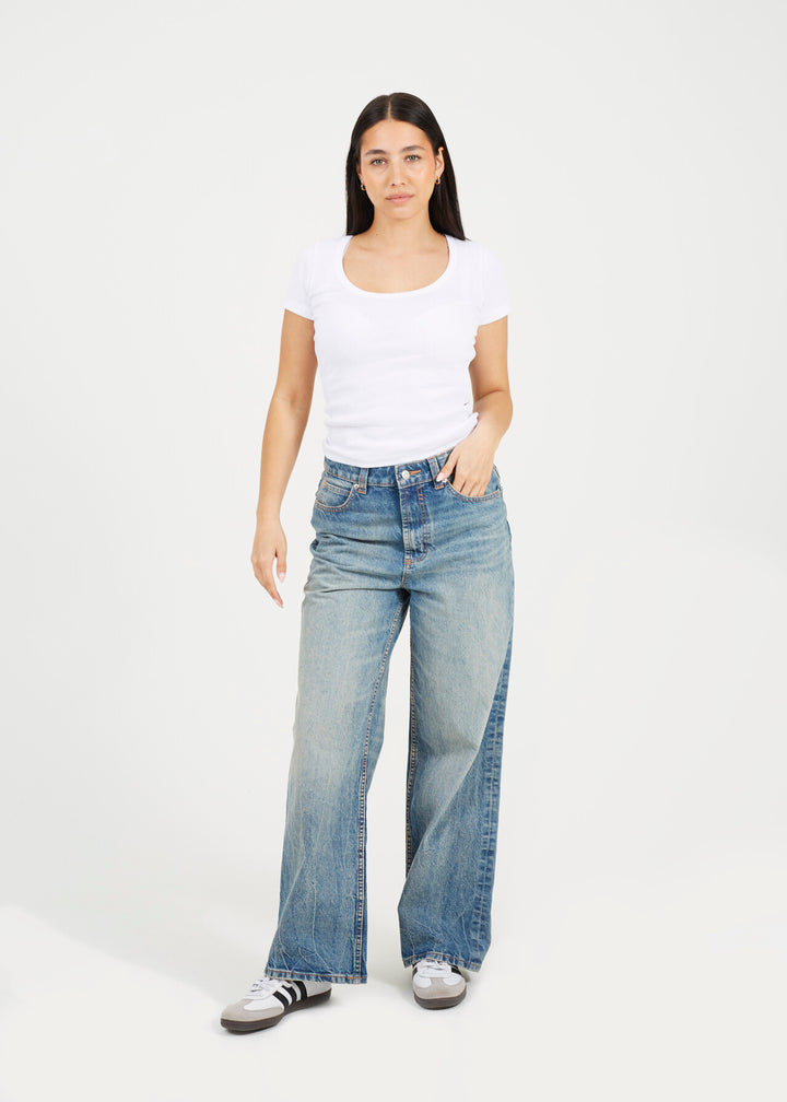 SHORT SLEEVE SCOOP NECK, WHITE
