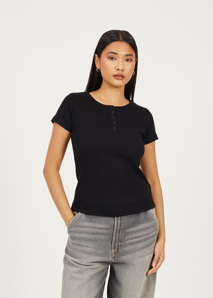 QUARTER BUTTON SHORT SLEEVE T-SHIRT