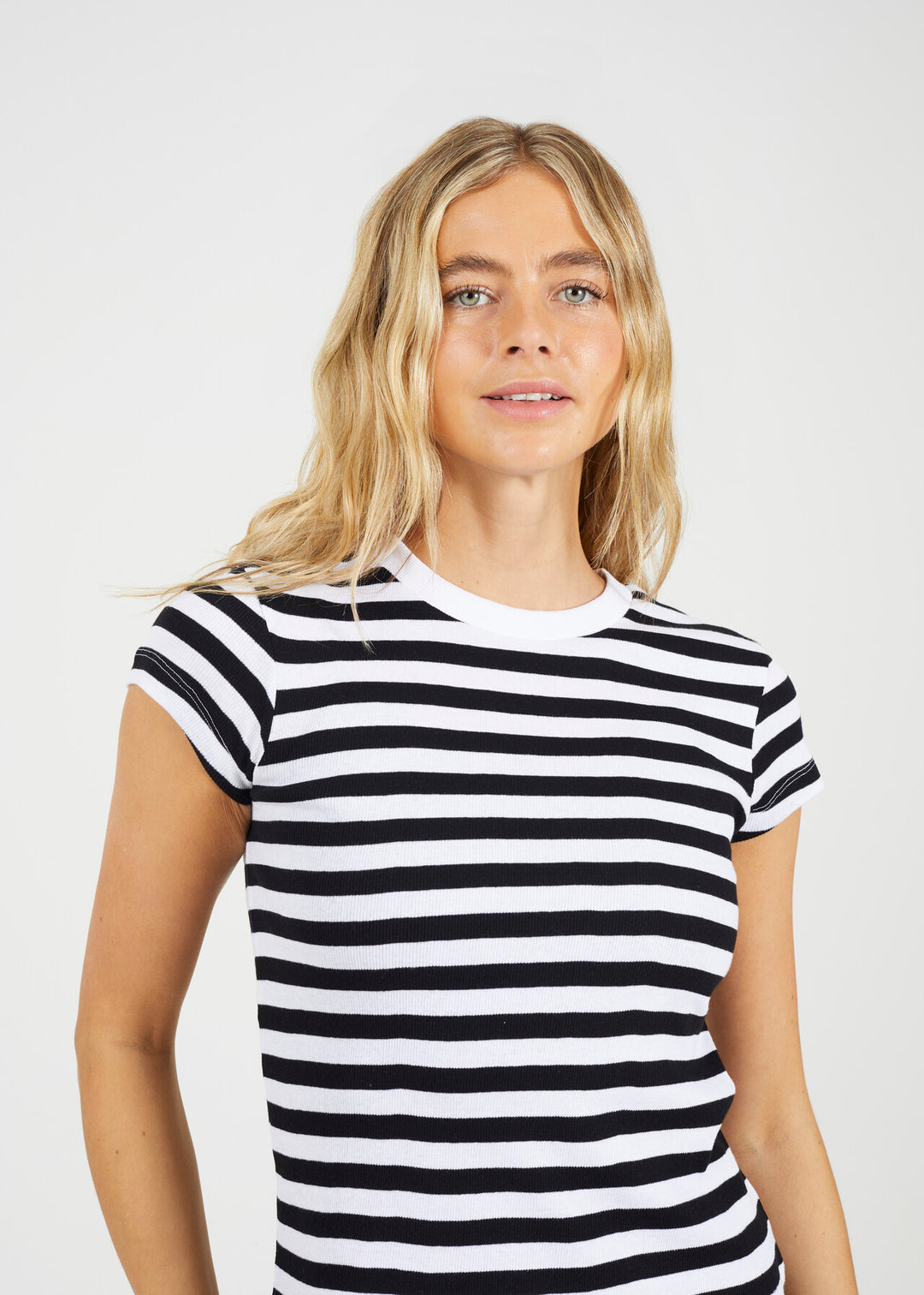STRIPED RIBBED SHORT SLEEVE T-SHIRT