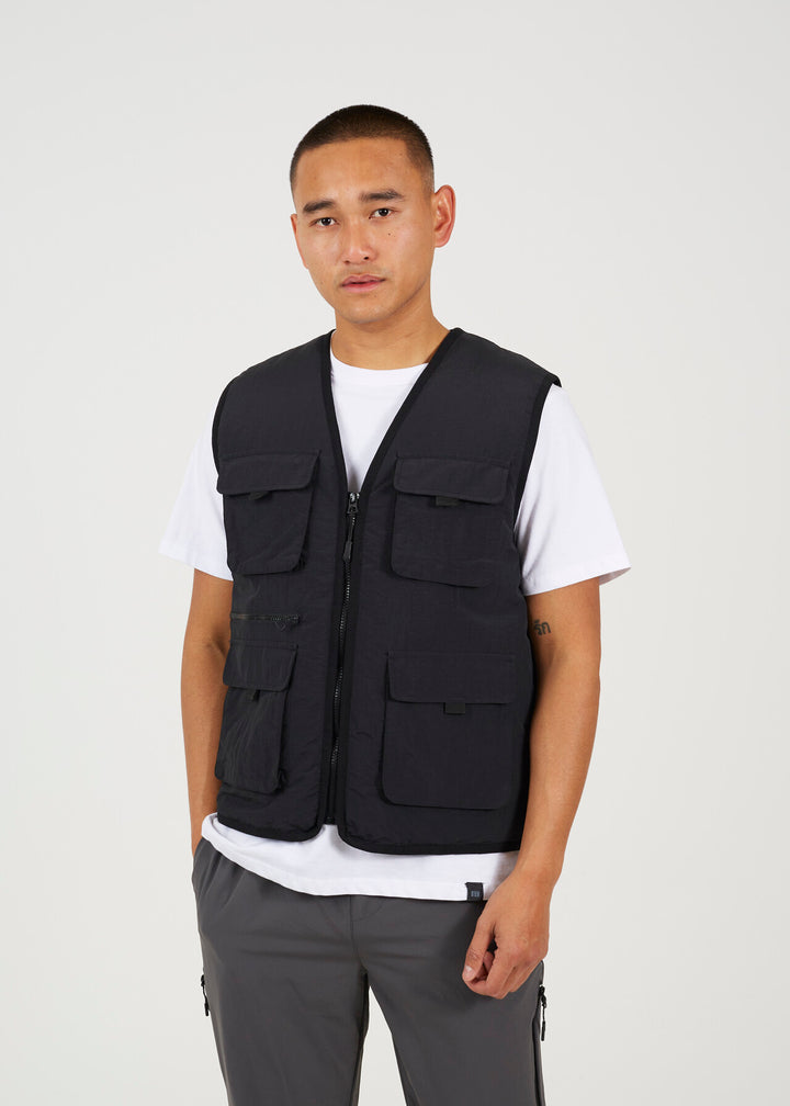 BLACK UTILITY STYLE ZIP THROUGH PADDED VEST