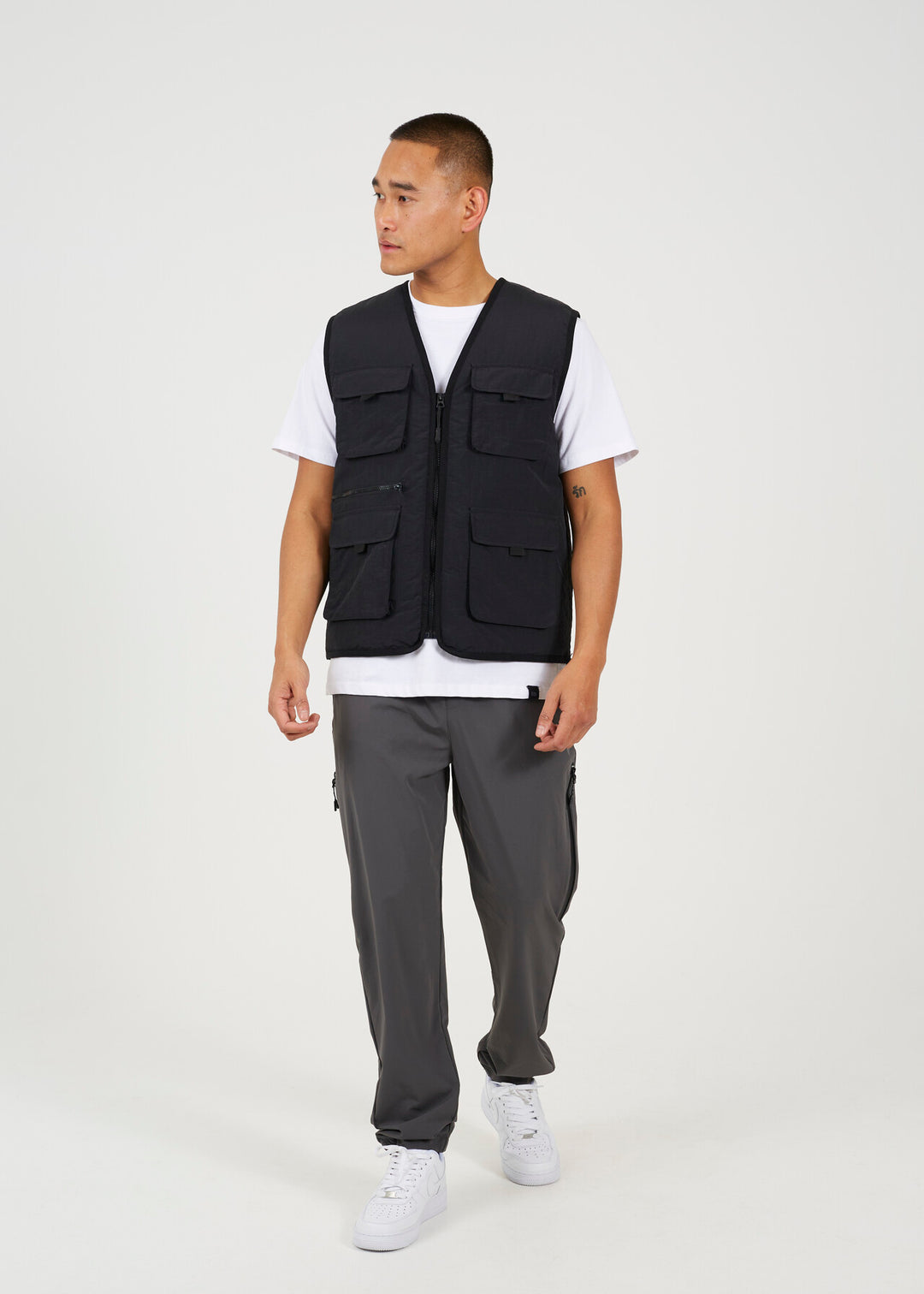 BLACK UTILITY STYLE ZIP THROUGH PADDED VEST