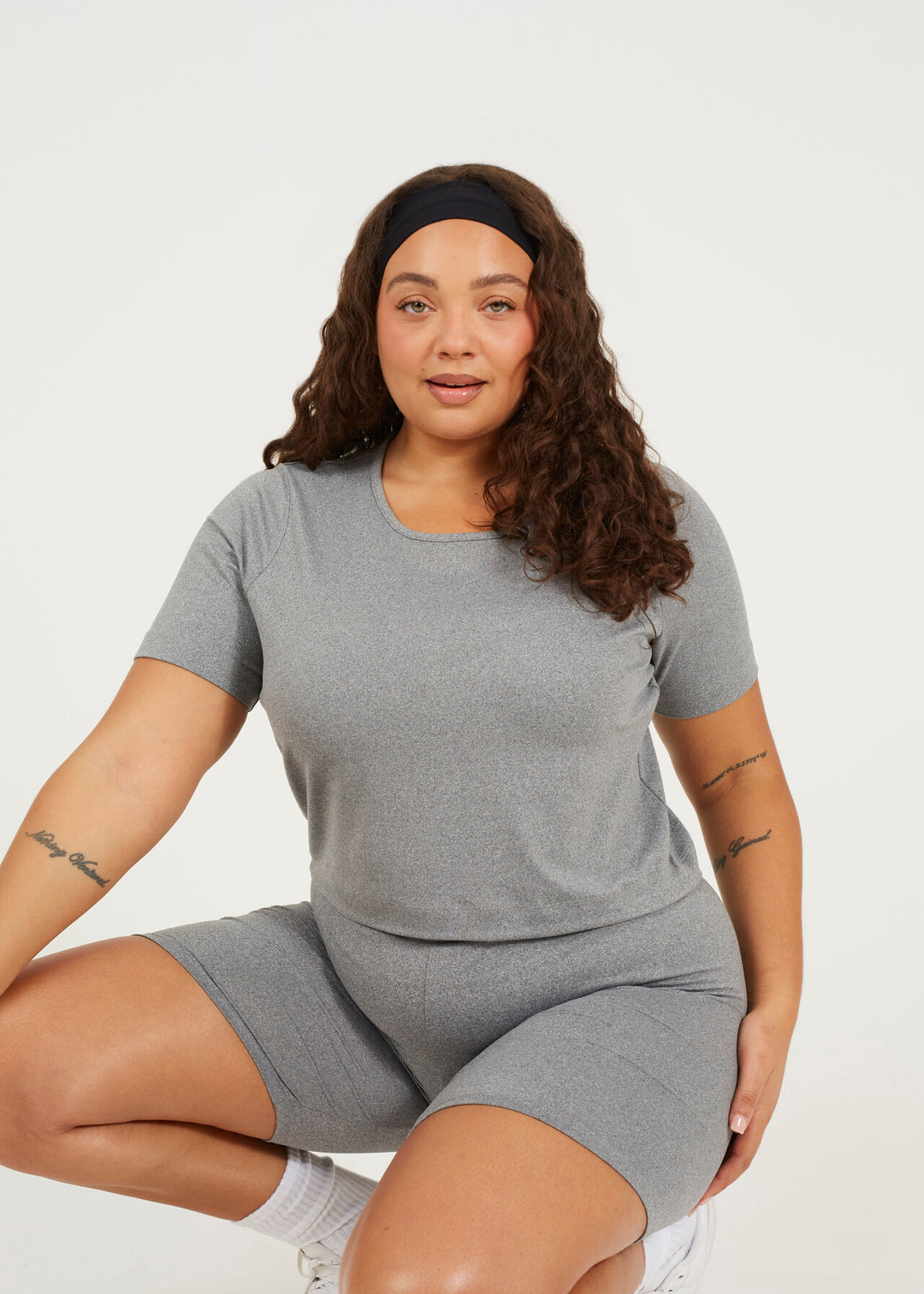 PLUS SIZE MONOCHROME CROPPED CREW NECK T-SHIRT