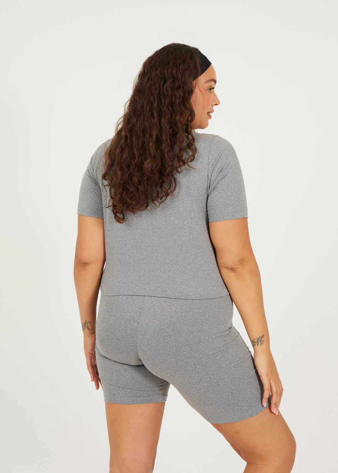 PLUS SIZE MONOCHROME CROPPED CREW NECK T-SHIRT