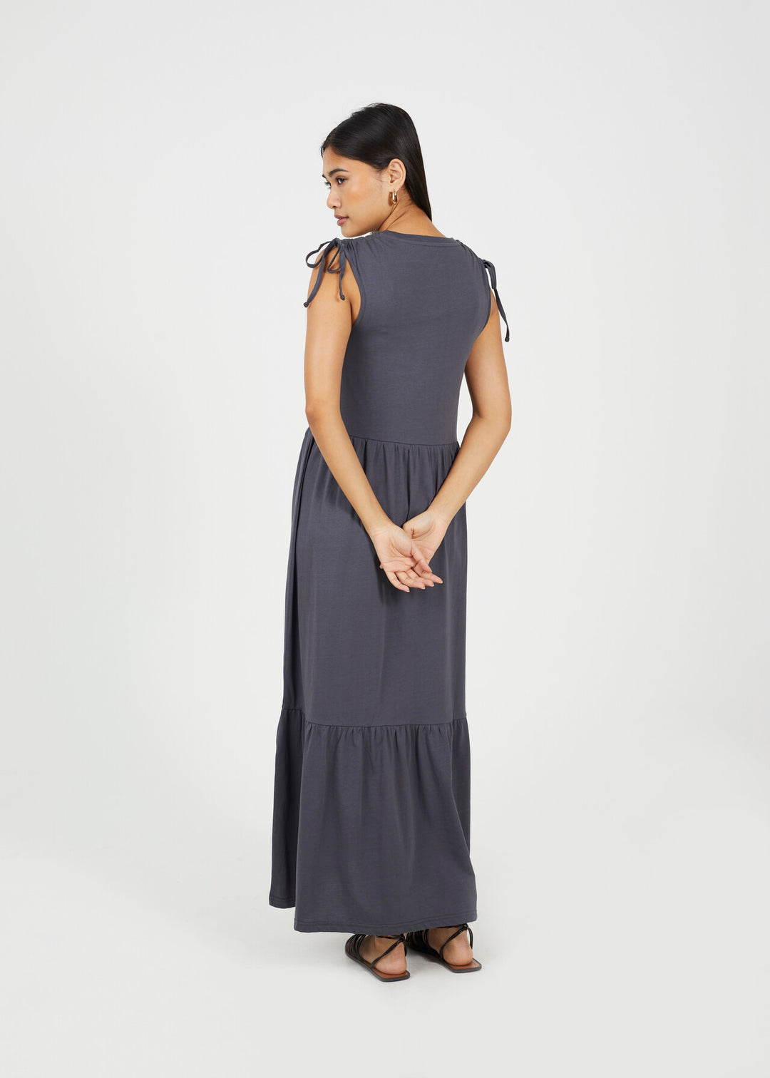 CREW NECK MAXI DRESS  WITH RUCHED SHOULDER DETAIL, ASH