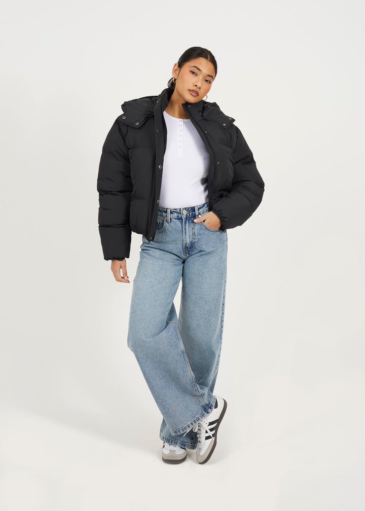 OVERSIZED SHORT HOODED PUFFER JACKET