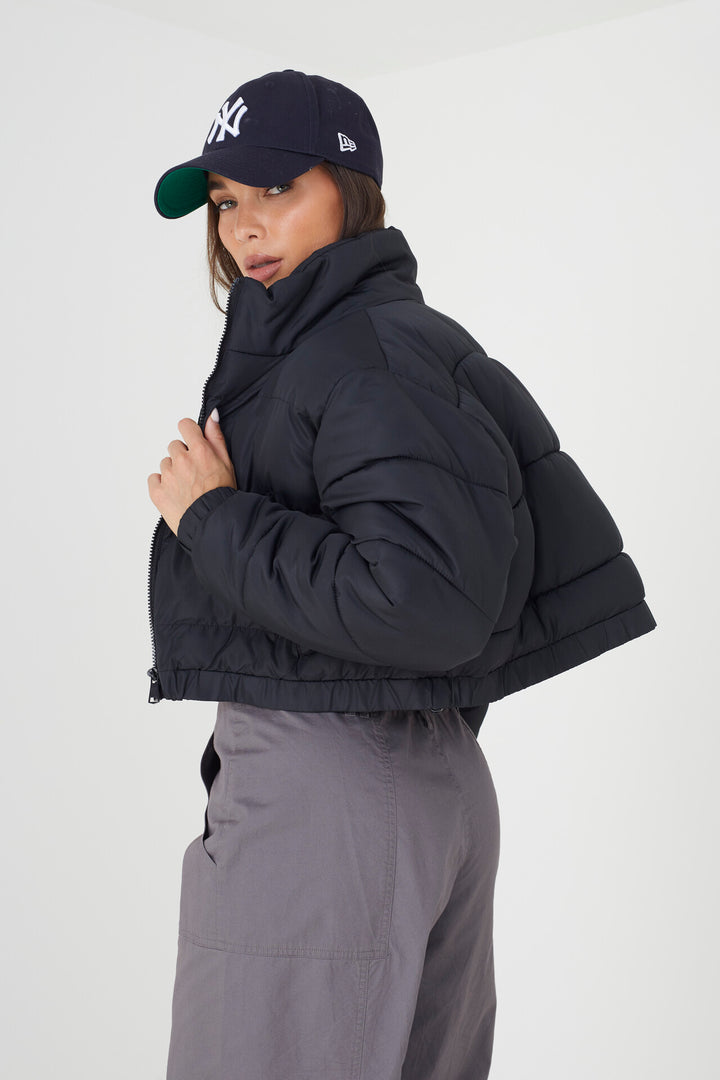 BLACK LARGE COLLAR CROPPED PUFFER JACKET