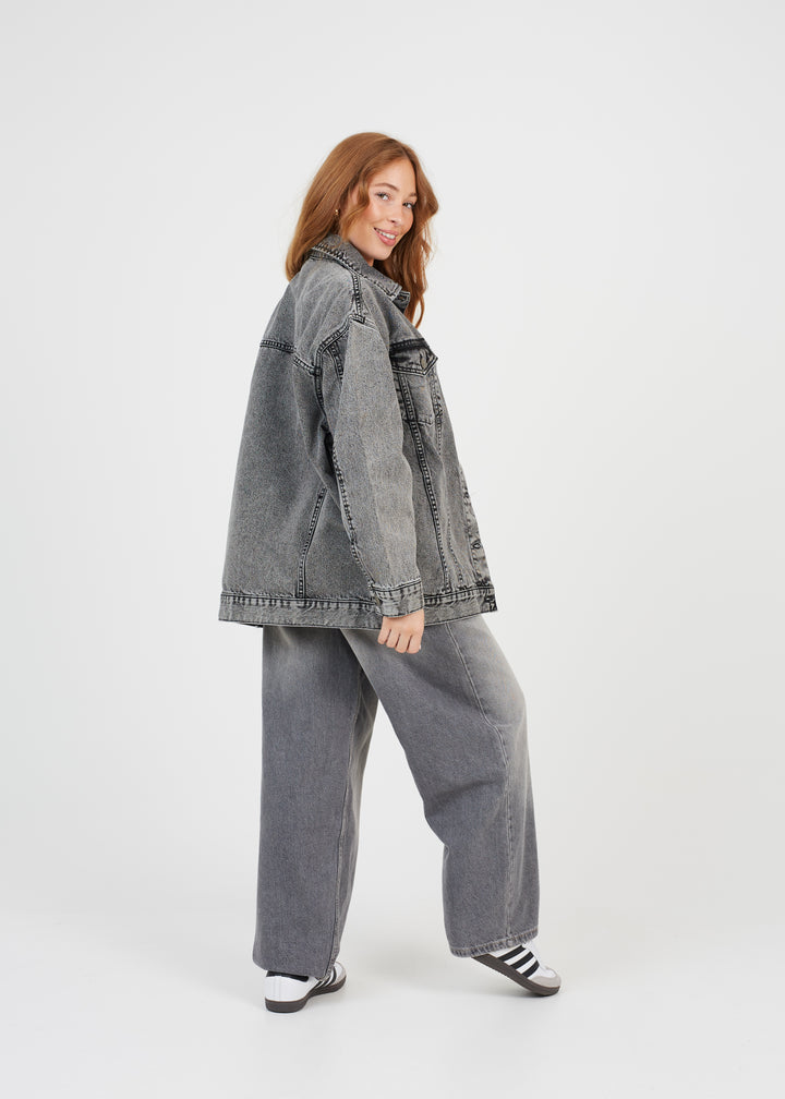 OVERSIZED, BOYFRIEND FIT DENIM JACKET CHARCOAL