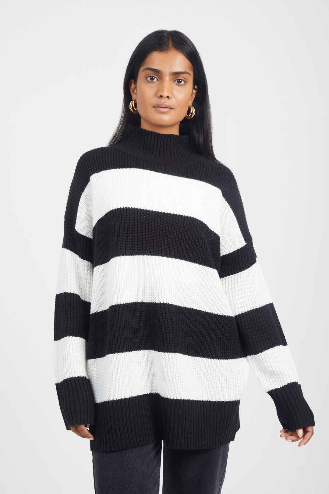 BLACK & WHITE OVERSIZED FISHERMAN KNIT JUMPER WITH STRIPE