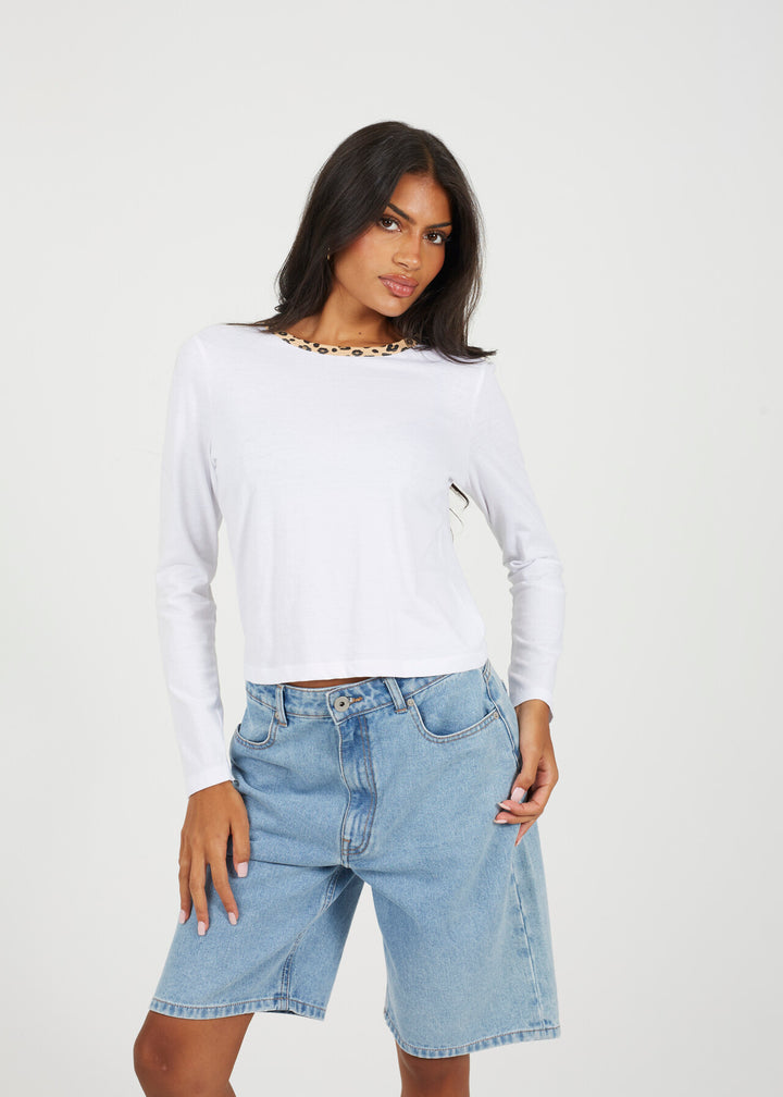 LONG SLEEVE LEOPARD PRINT NECK DETAIL TOP