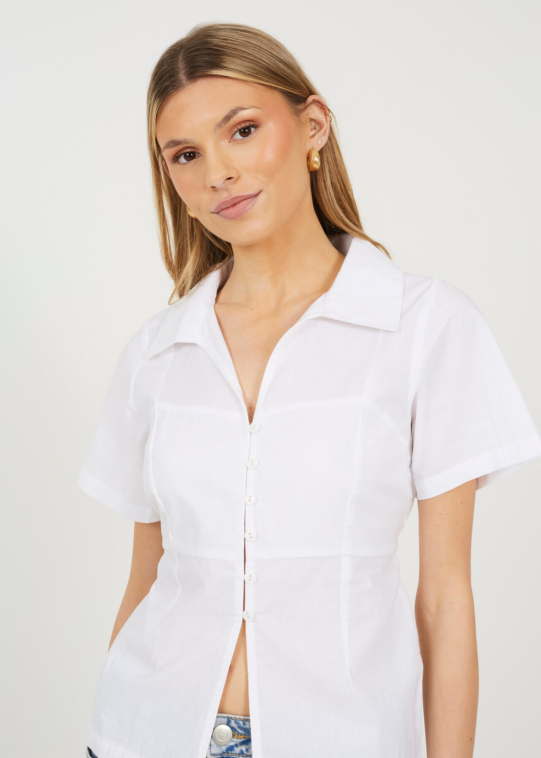 COLLARED BOXY FIT HALF BUTTON SHIRT