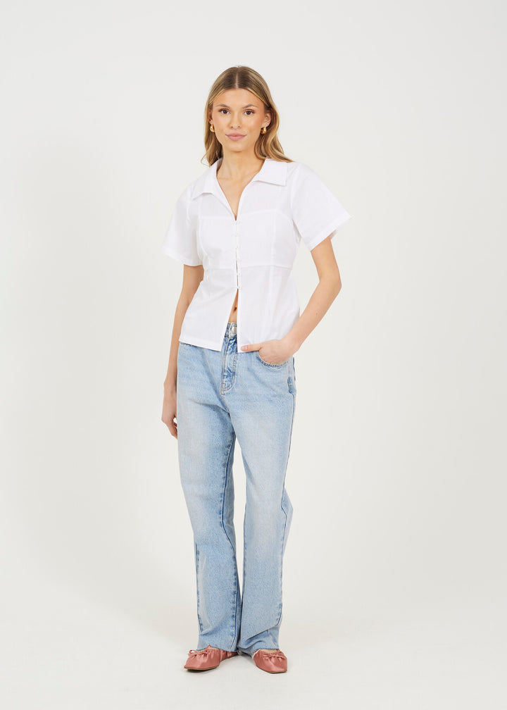 COLLARED BOXY FIT HALF BUTTON SHIRT