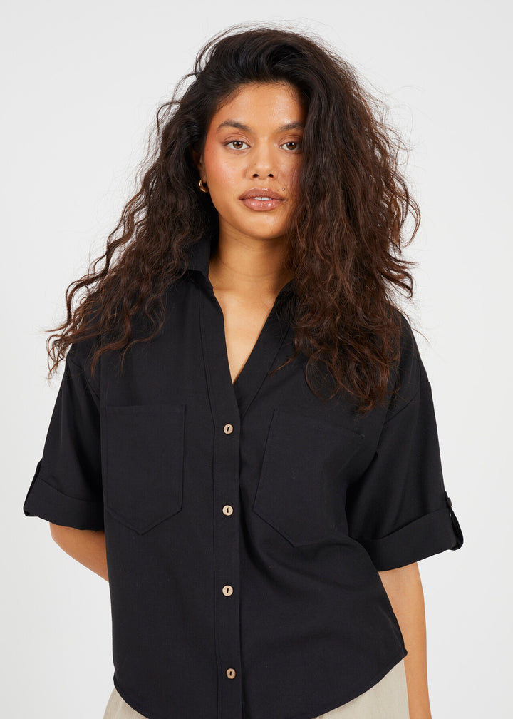 SHORT SLEEVE BUTTON DOWN SHIRT, BLACK