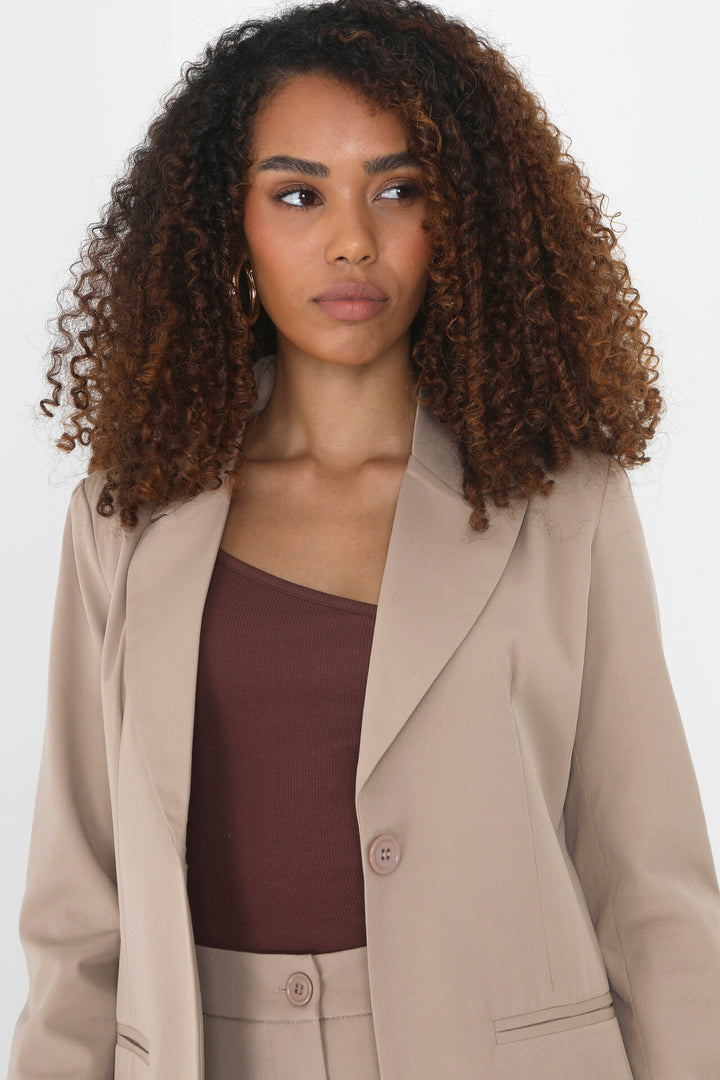 BEIGE BUTTON FASTENED LONG SLEEVE TAILORED BLAZER
