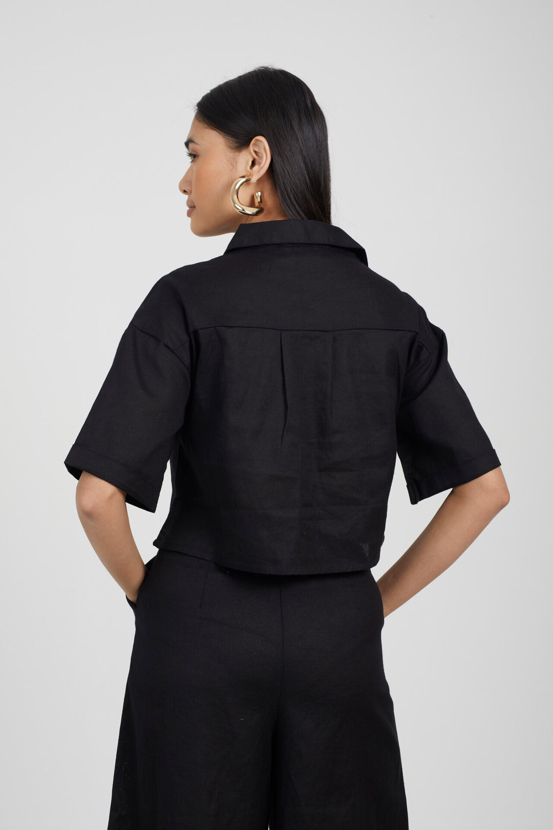 SAND SHORT SLEEVE CROPPED PATCH POCKET SHIRT