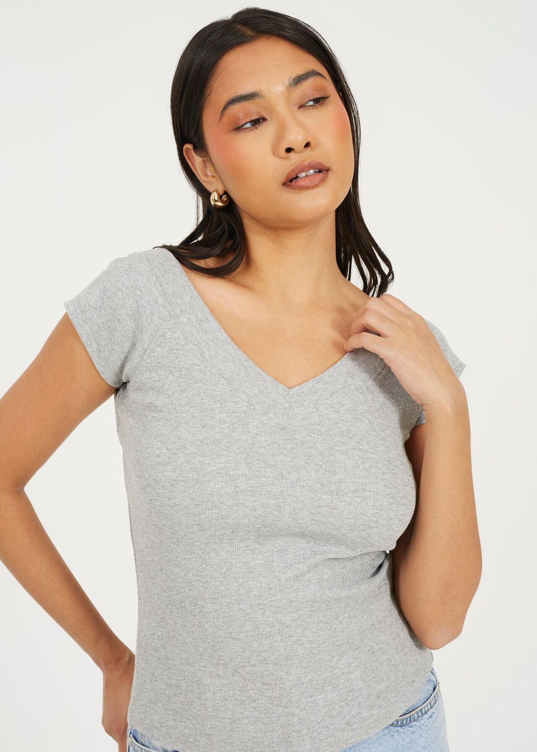 V-NECK RIBBED SHORT SLEEVE TOP