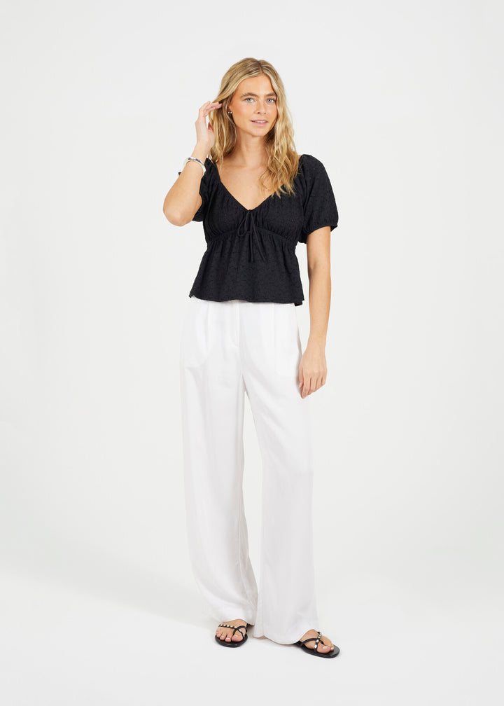 V-NECK SHORT SLEEVED TEXTURED T-SHIRT