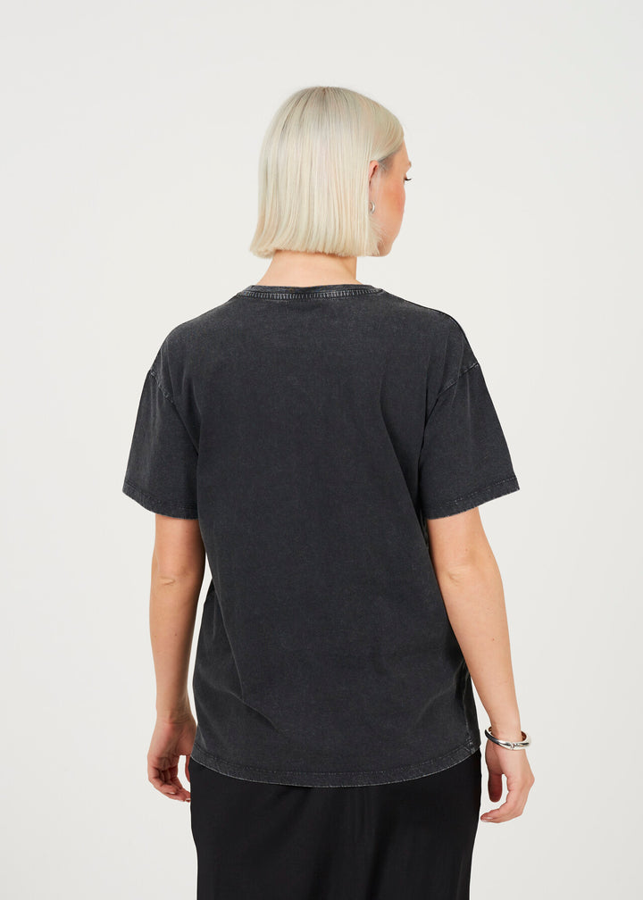 'WILD & FREE' OVERSIZED T-SHIRT, BLACK ACID WASH