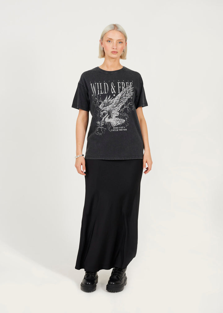 'WILD & FREE' OVERSIZED T-SHIRT, BLACK ACID WASH