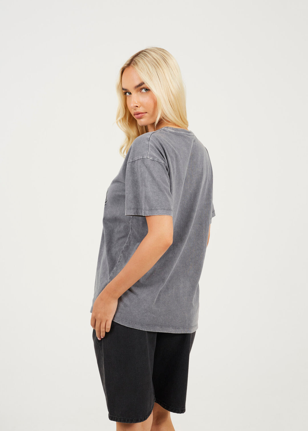GRAPHIC 'MANHATTAN' OVERSIZED T-SHIRT, SILVER GREY ACID WASH