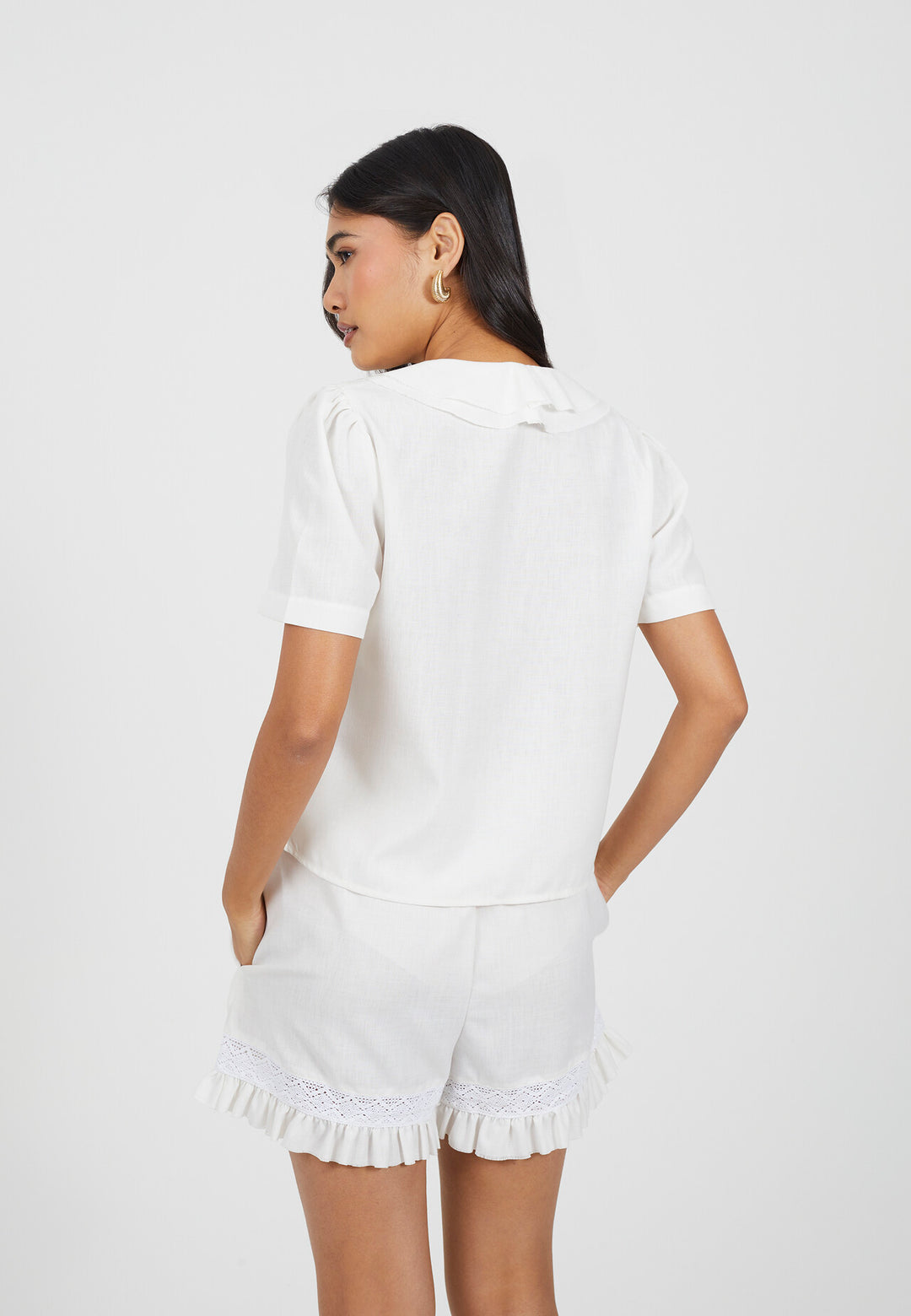 FRILL TIE UP DETAILLING TOP