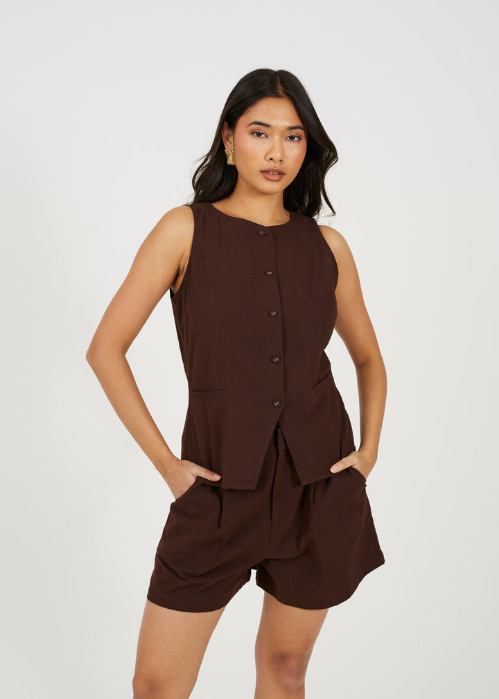 TAILORED BUTTON DOWN WAISTCOAT, CHOCOLATE