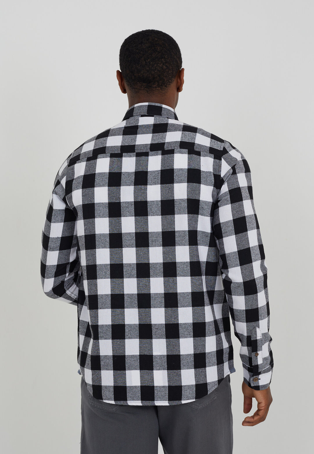 BLACK AND WHITE CHECK FLANNEL SHIRT