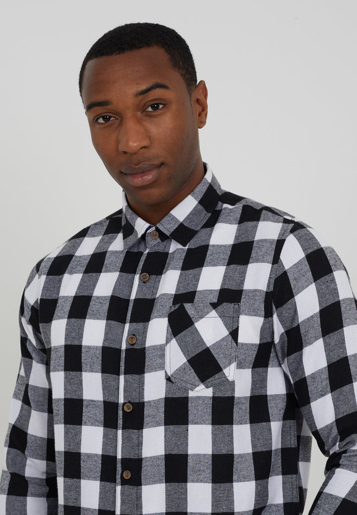 BLACK AND WHITE CHECK FLANNEL SHIRT