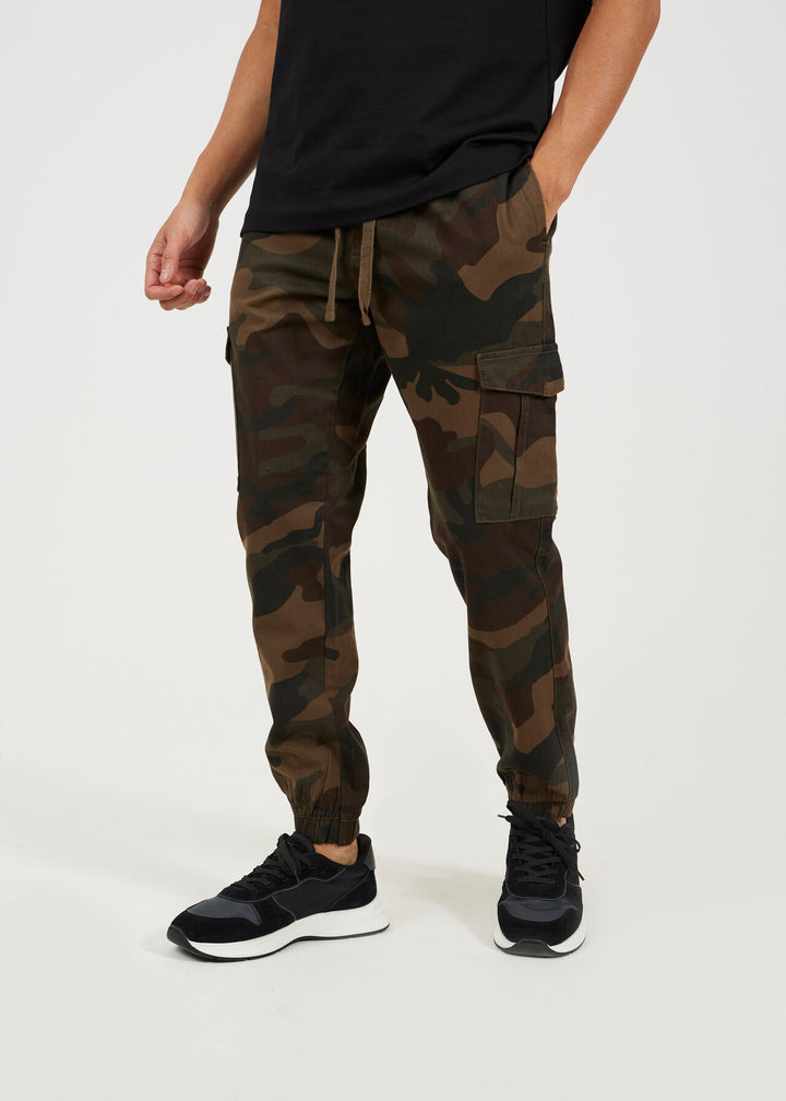 UTILITY POCKET CAMOUFLAGE PRINT CARGO PANTS
