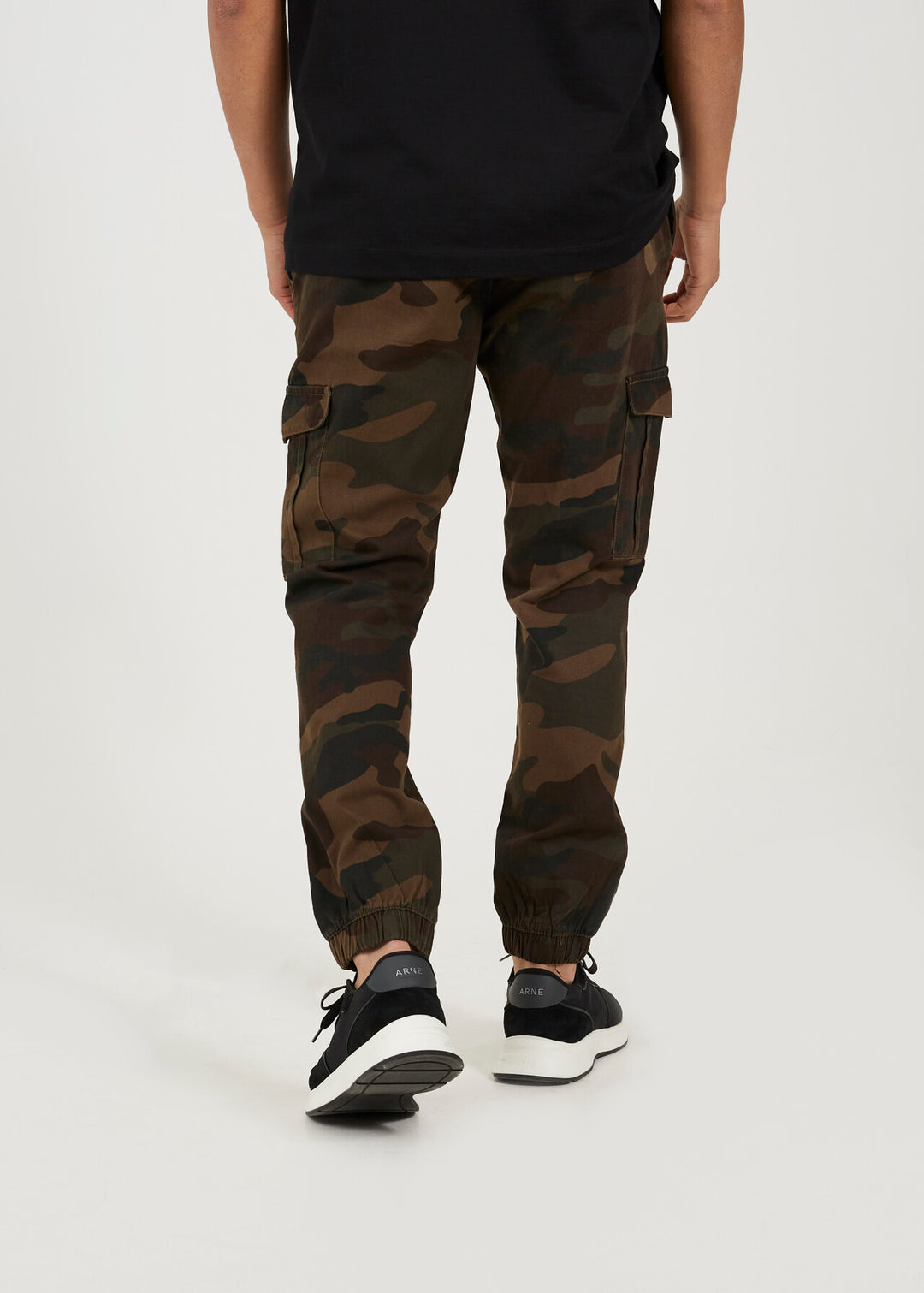 UTILITY POCKET CAMOUFLAGE PRINT CARGO PANTS