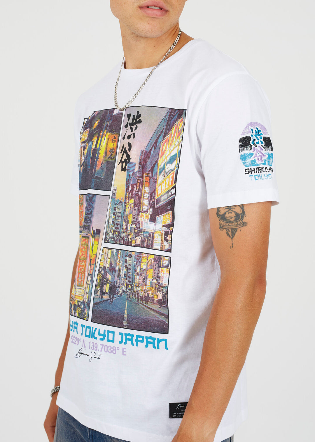 'TOKYO JAPAN' GRAPHIC PRINTED T-SHIRT