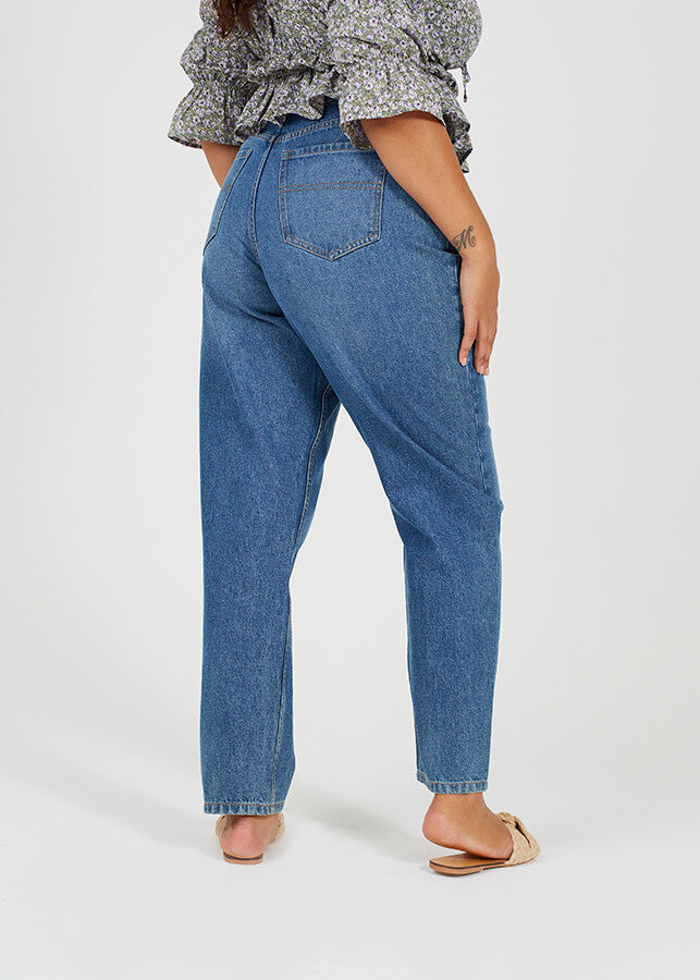PLUS SIZE MID BLUE HIGH WAISTED MOM JEANS