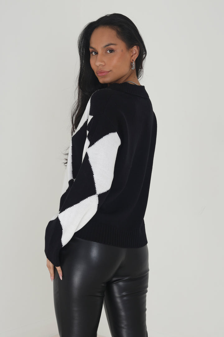 BLACK/WHITE
