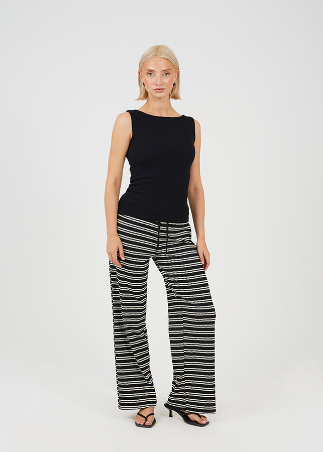 BLACK/CREAM